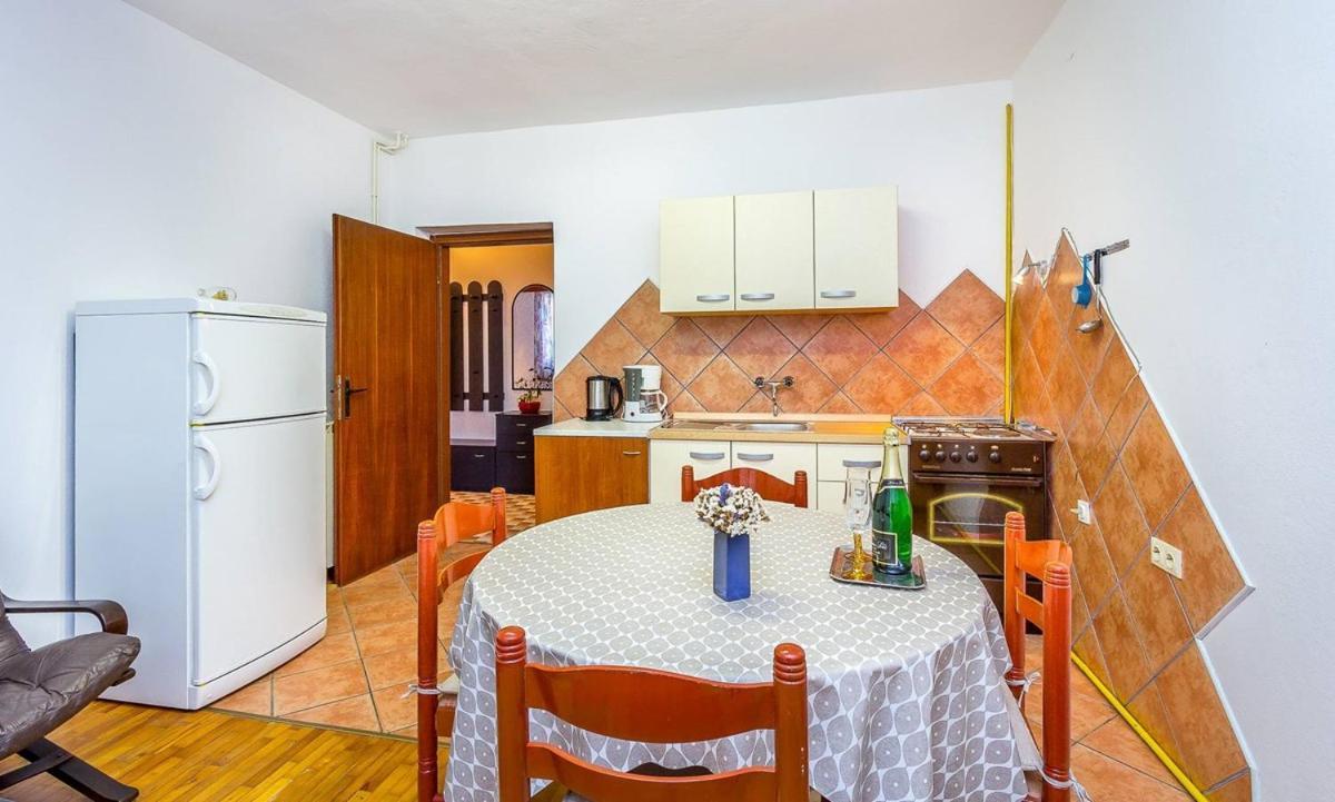 Apartments Dragica Valbandon Ngoại thất bức ảnh