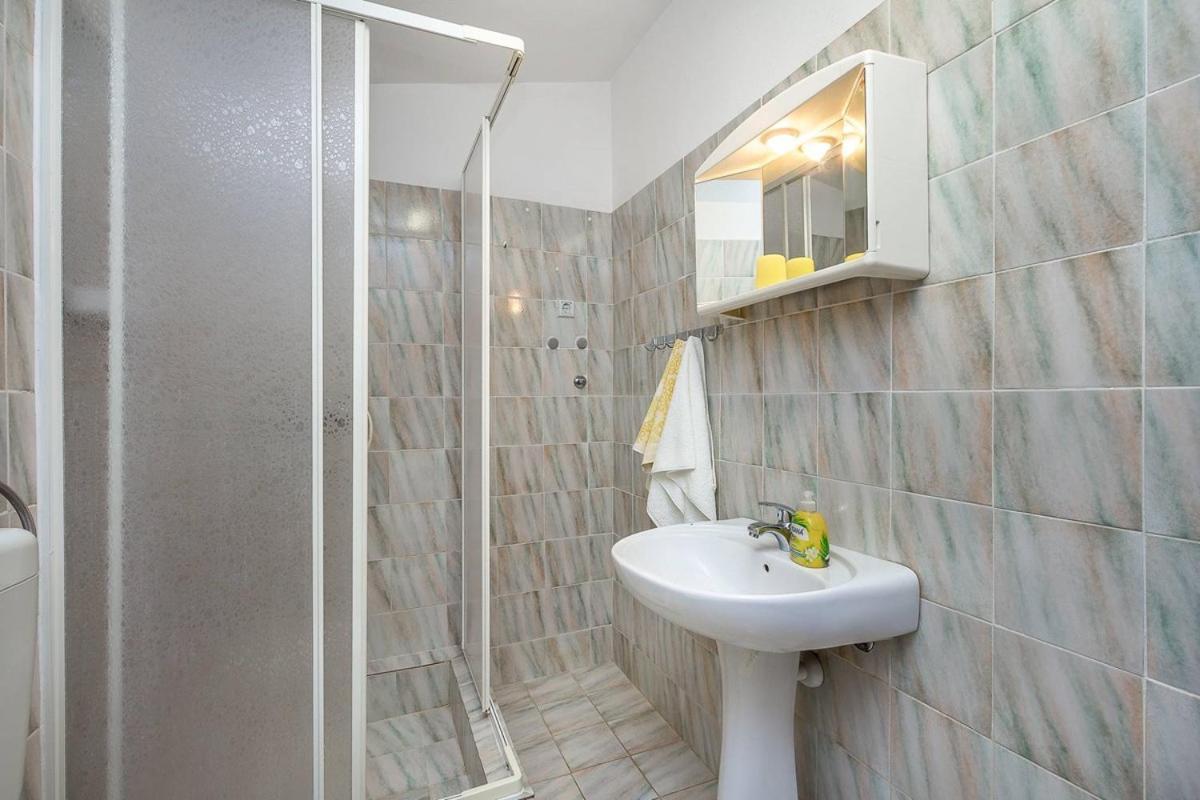 Apartments Dragica Valbandon Ngoại thất bức ảnh