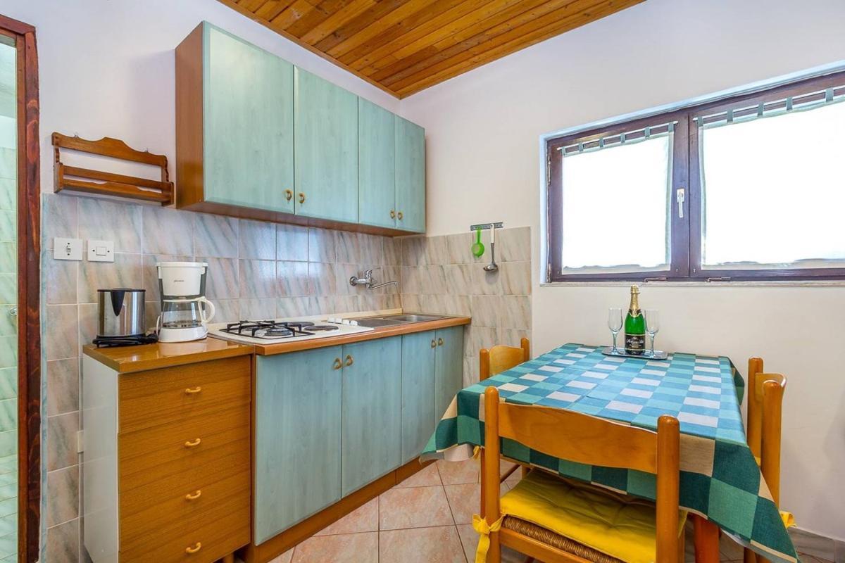 Apartments Dragica Valbandon Ngoại thất bức ảnh